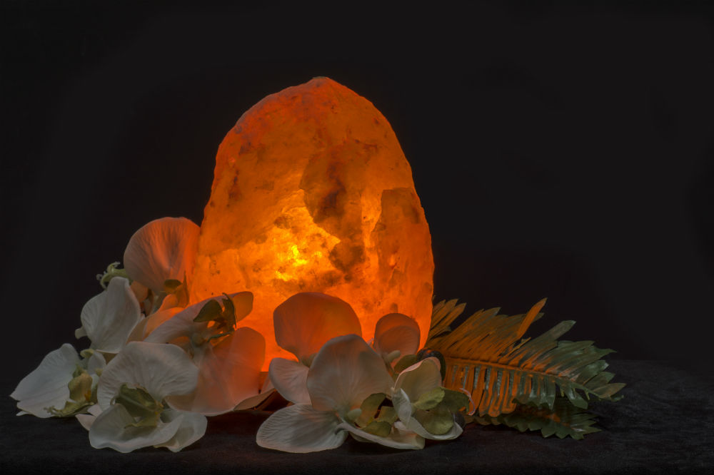 You are currently viewing Salt Lamps vs Air Purifiers: Which One is Better?