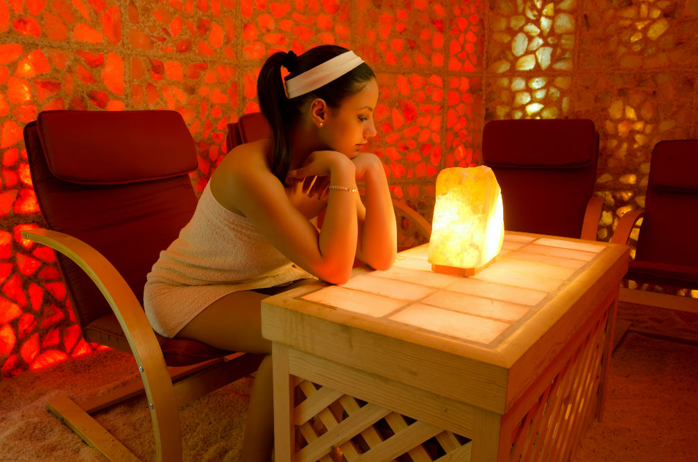 Read more about the article How to Tell If a Salt Lamp Is Real: Authenticity Checklist